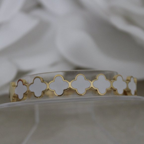 Four Leaf Clover Bangle - Picture 4 of 6